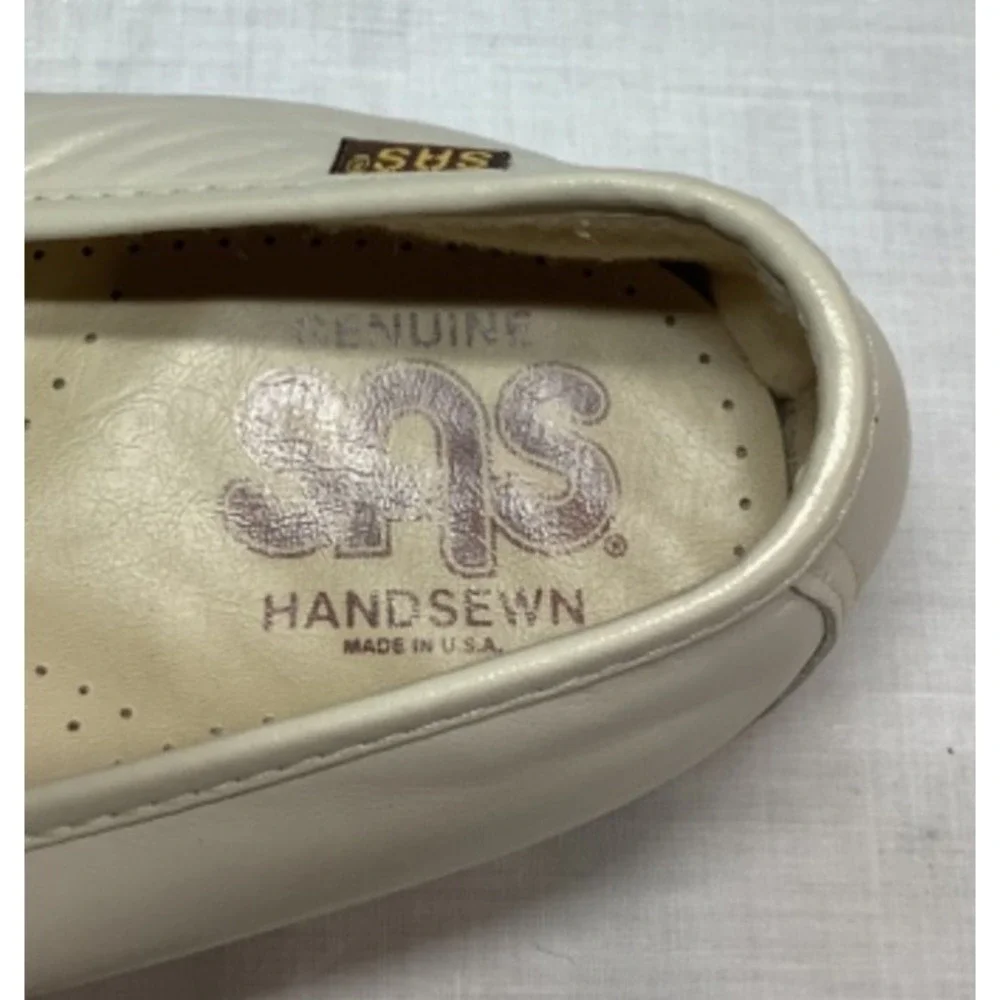 SAS Slip on Loafers Woman's Size 9W Beige Tan Comfort Soft Leather Shoes
